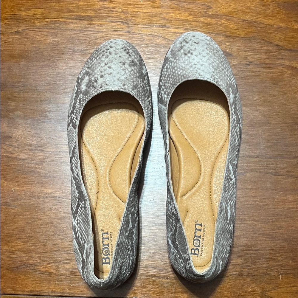 Born Women's Snakeskin Pattern Flats